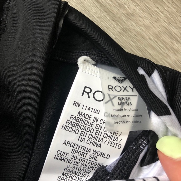 ROXY• Fitness 3/4 Sleeve Back Zip One-Piece - Picture 8 of 11